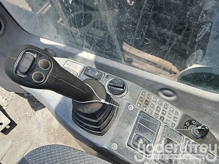 2012-volvo-ec250dl-image-39