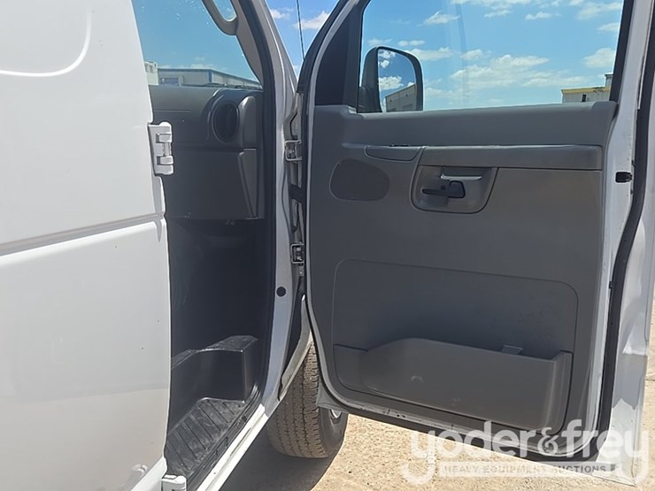 2007-ford-e250-image-29