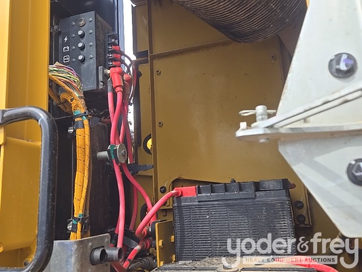 2017-caterpillar-336fl-image-35