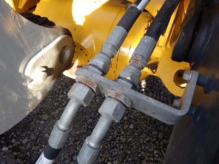 2023-john-deere-544-image-29