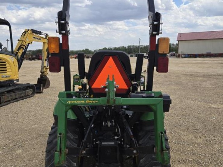 2018-john-deere-1025r-image-12