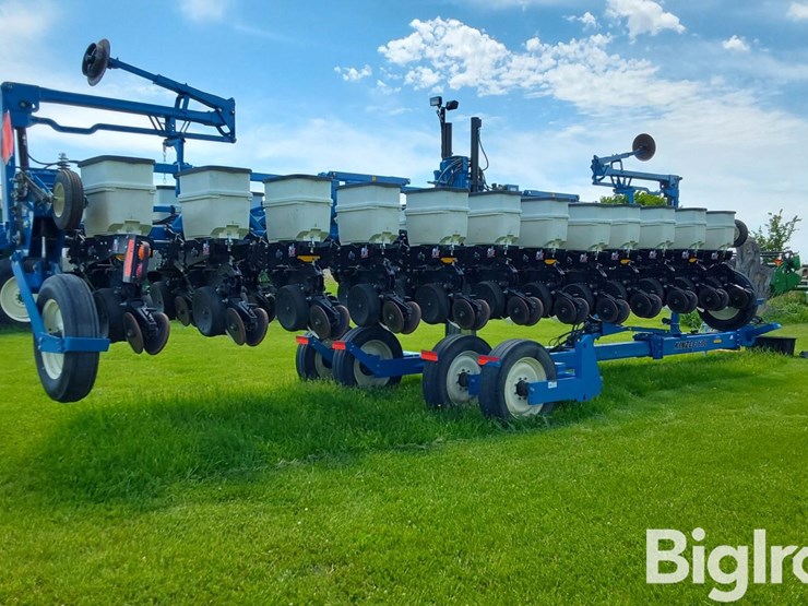 2014-kinze-3600-image-5