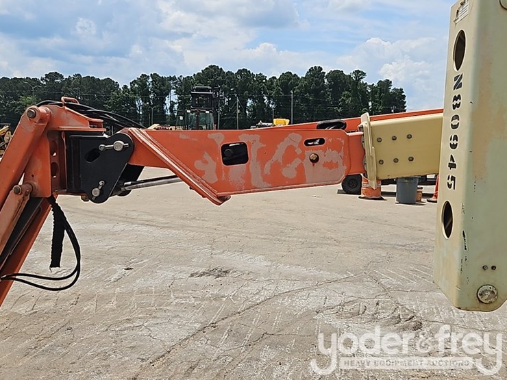 2011-jlg-e400ajpn-image-16