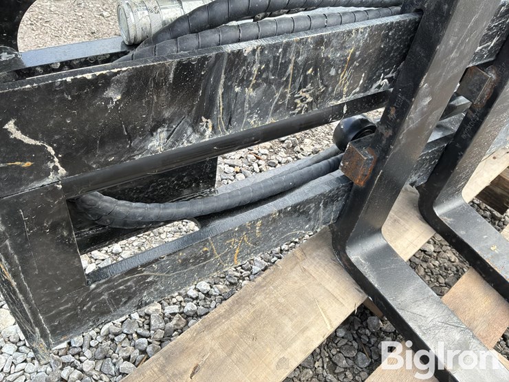 2026-massey-ferguson-730-image-16