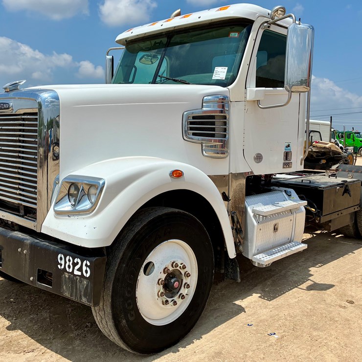 2016 FREIGHTLINER CORONADO 122 SD