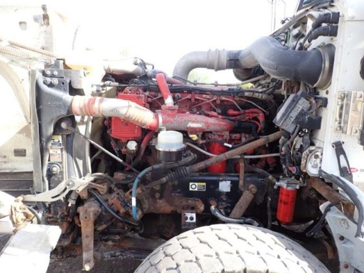 2013-peterbilt-367-image-28