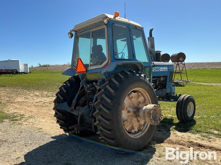 ford-tractor-image-5