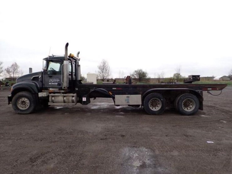2004-mack-cv713-granite-t/a-rolloff-truck-1m2ag10c-image-8