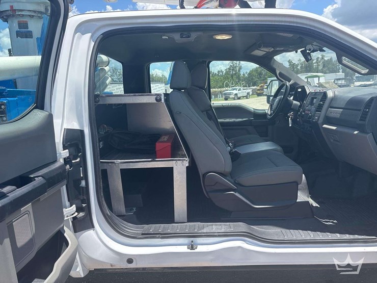 2020-ford-f550-image-30