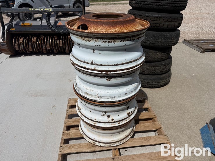 11r24.5-steel-rims-image-3