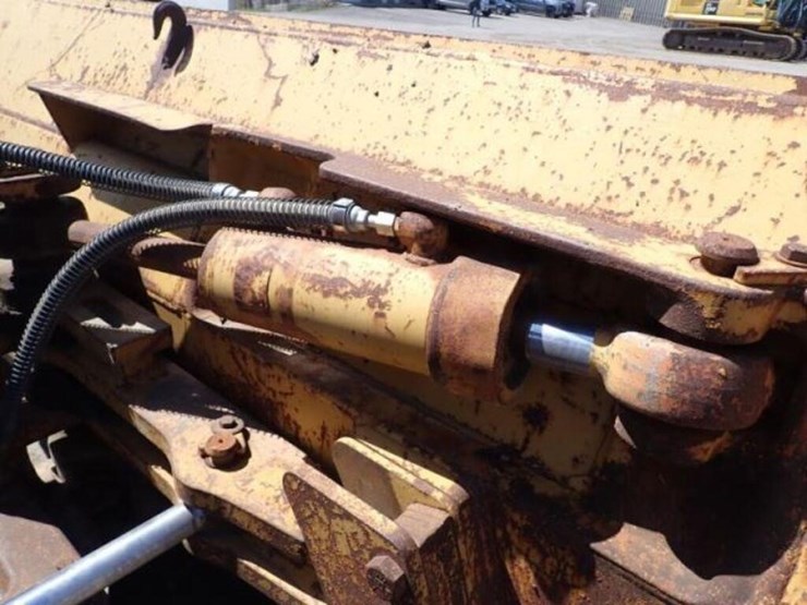 1990-caterpillar-d4h-image-31