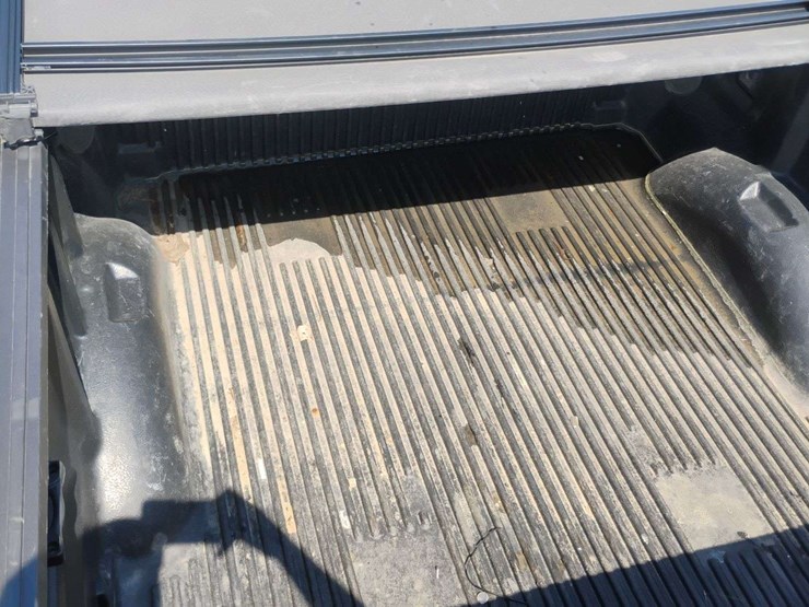 2020-ford-f150-image-18