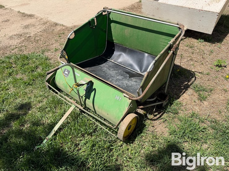 john-deere-la-image-1