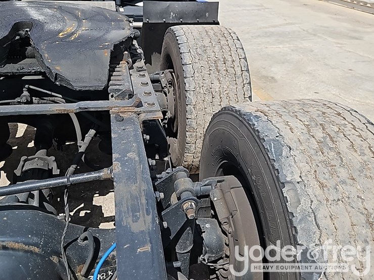 2019-freightliner-cascadia-125-image-19