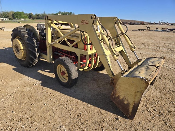 ford-4000-image-1
