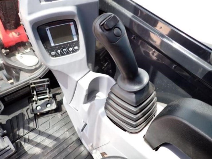 2022-kubota-kx033-4-image-14