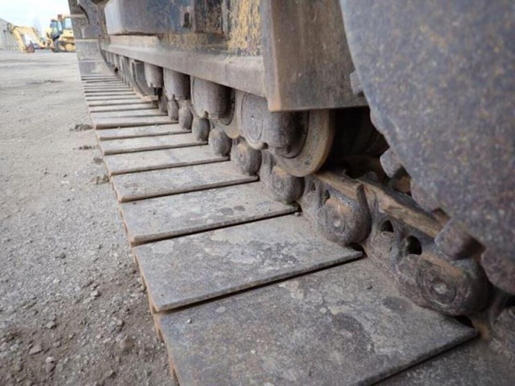 2015-caterpillar-349fl-image-39