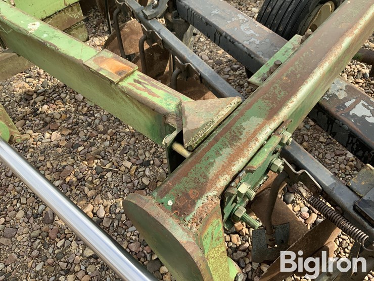 john-deere-331-image-16