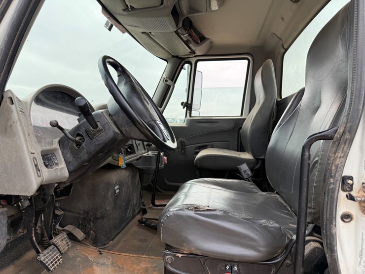 2015-international-durastar-4300-image-14
