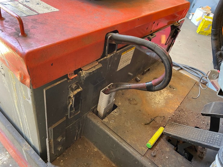 #4537-•-toyota-electric-forklift-image-25
