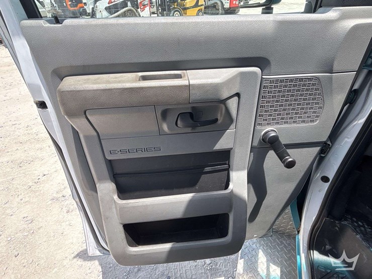 2017-ford-e450-image-20