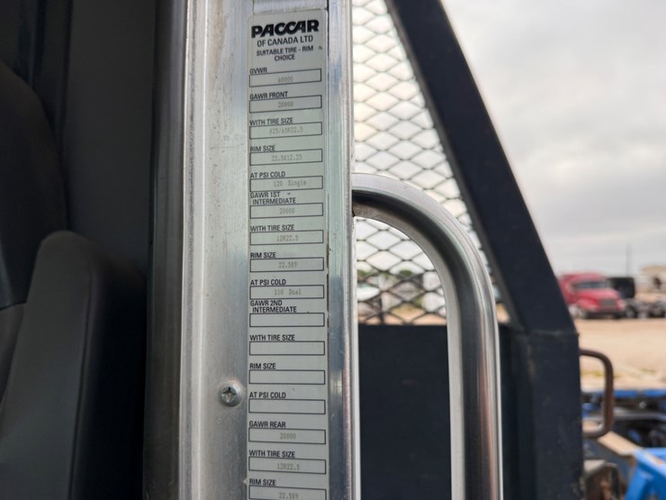 2011-kenworth-t400-image-11