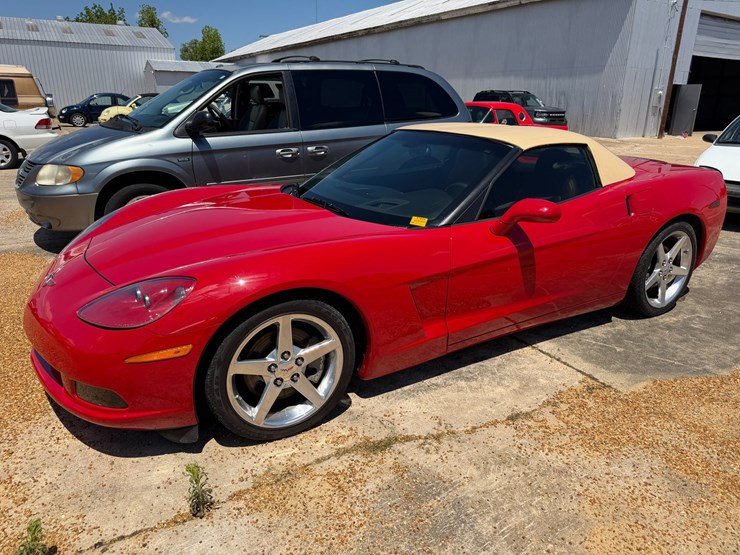 #47804-•-2005-chevrolet-corvette-convertible-vin:-1g1yy34u655124268-image-2