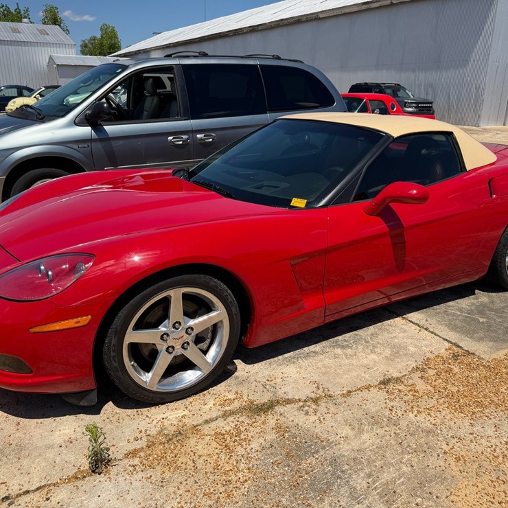 #47804 • 2005 Chevrolet Corvette Convertible VIN: 1G1YY34U655124268