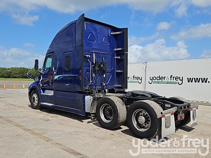 2019-freightliner-cascadia-125-image-3