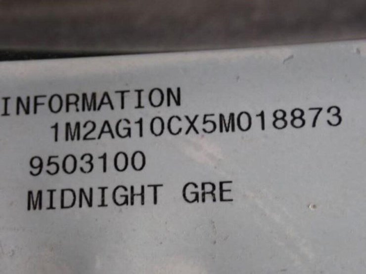 inoperable-2005-mack-cv713-granite-tri/a-vacuum-tr-image-9