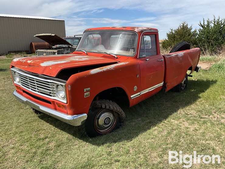 1975-international-200-image-1