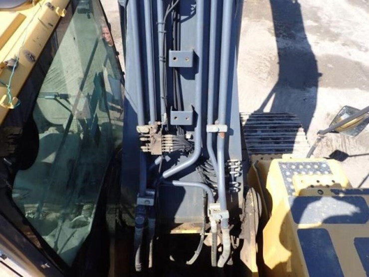 2017-deere-250g-lc-image-72