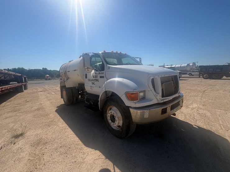 2007-ford-f750-image-3