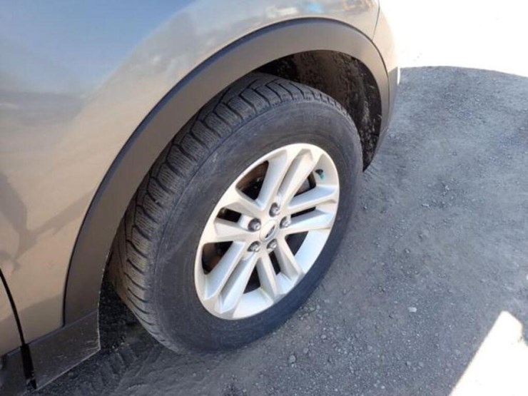 2014-ford-explorer-xlt-image-40