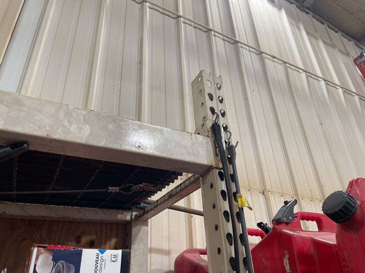 #4571-•-(1)-section-of-pallet-racking-image-4