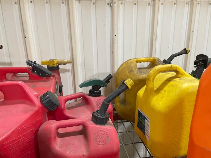 #4573-•-assortment-of-fuel-cans-image-5