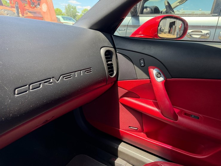 #47804-•-2005-chevrolet-corvette-convertible-vin:-1g1yy34u655124268-image-67
