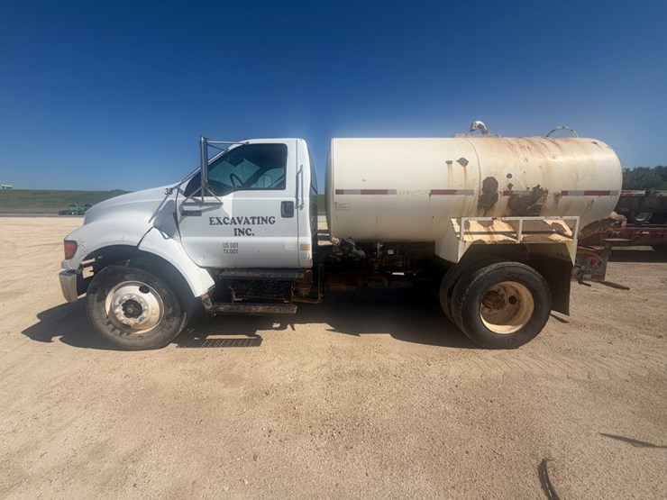 2007-ford-f750-image-8
