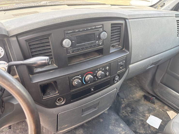 #10-•-2009-dodge-3/4-ton-pickup-truck-image-8