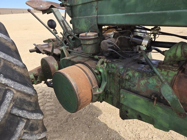 1944-john-deere-model-a-image-18