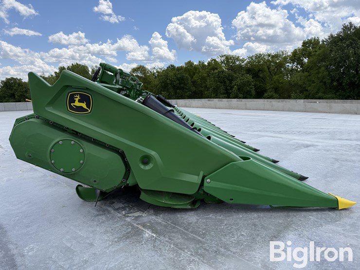 2023-john-deere-c12f-image-4