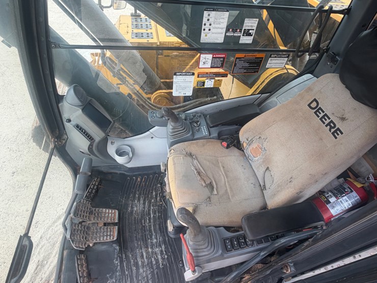 2017-john-deere-6-image-13