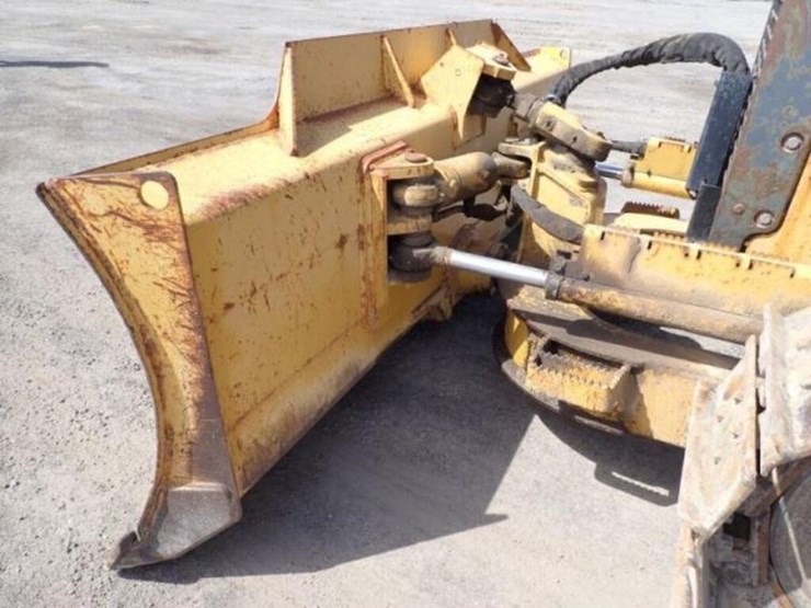 2005-deere-450j-lt-image-21