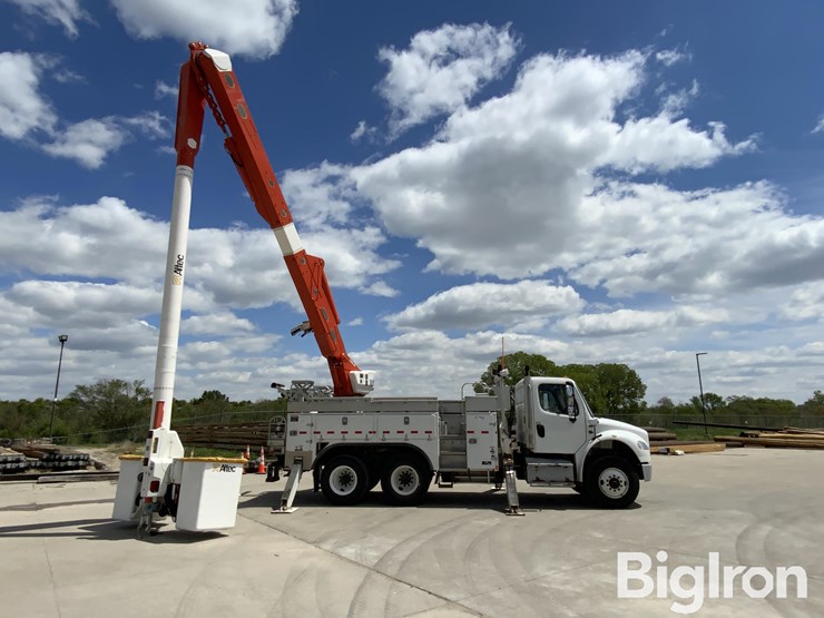2016-freightliner-m2-106-image-12