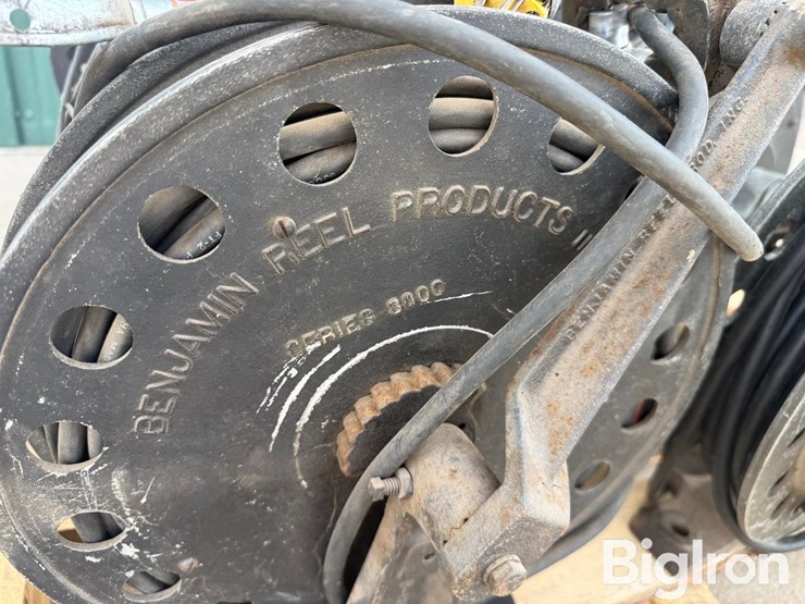 benjamin-drop-light-reels-image-10