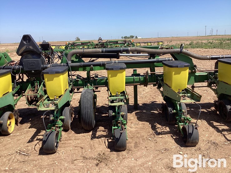 john-deere-7300-image-15