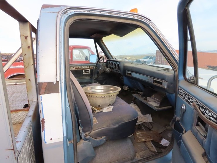 1982-chevrolet-30-image-14