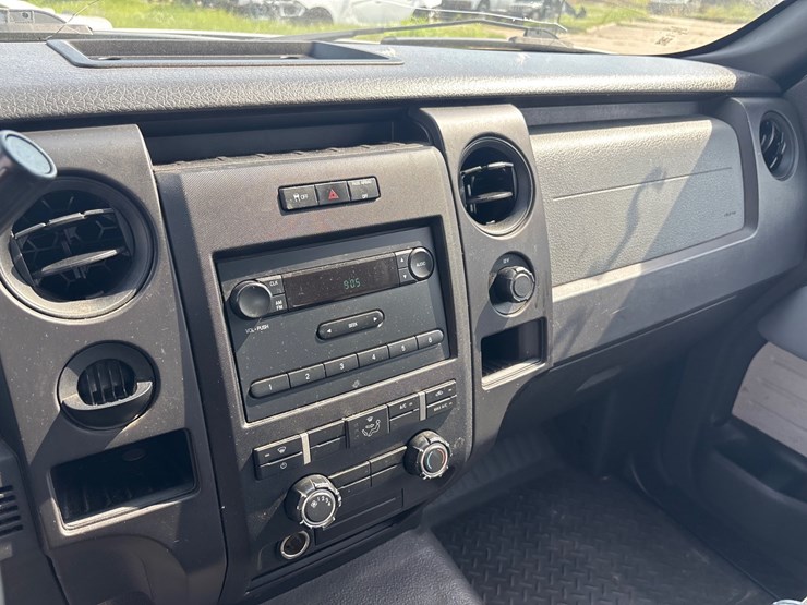 #40-•-2012-ford-1/2-ton-crew-cab-pick-up-truck-image-10