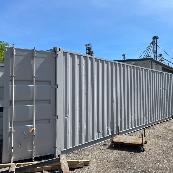 #4530 • 40' High Cube Shipping Container
