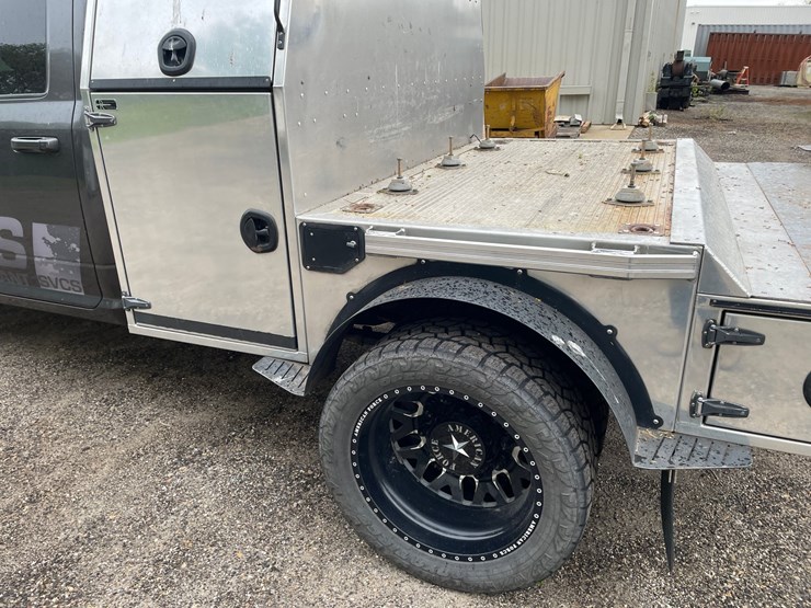 2019-dodge-ram-3500-image-11
